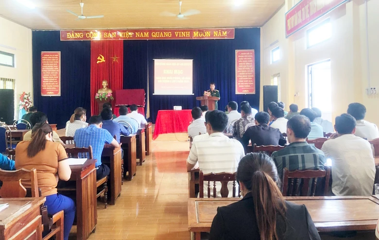 quang-canh-lop-boi-duong-kien-thuc-qpan-doi-tuong-4-2-2943.jpg