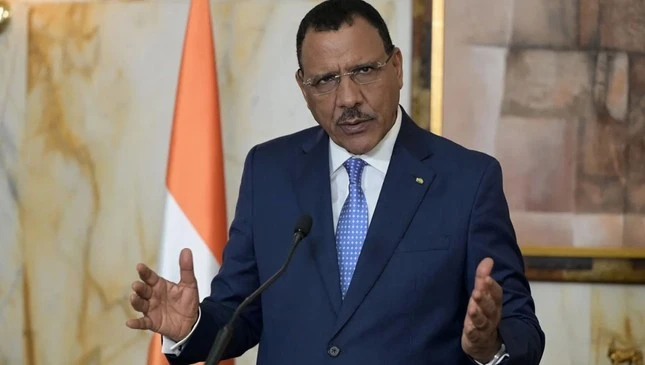 Tổng thống bị lật đổ Niger Mohamed Bazoum. (Ảnh: CNN)