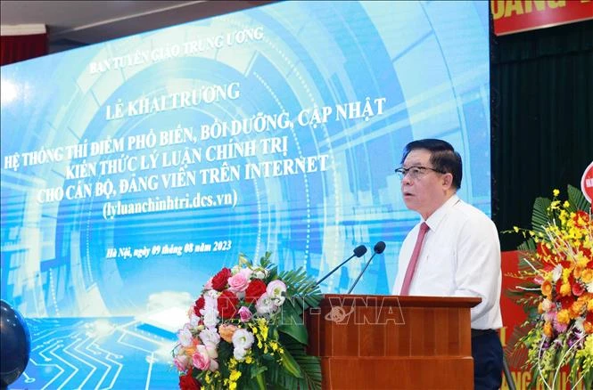 can-bo2-9823.jpg