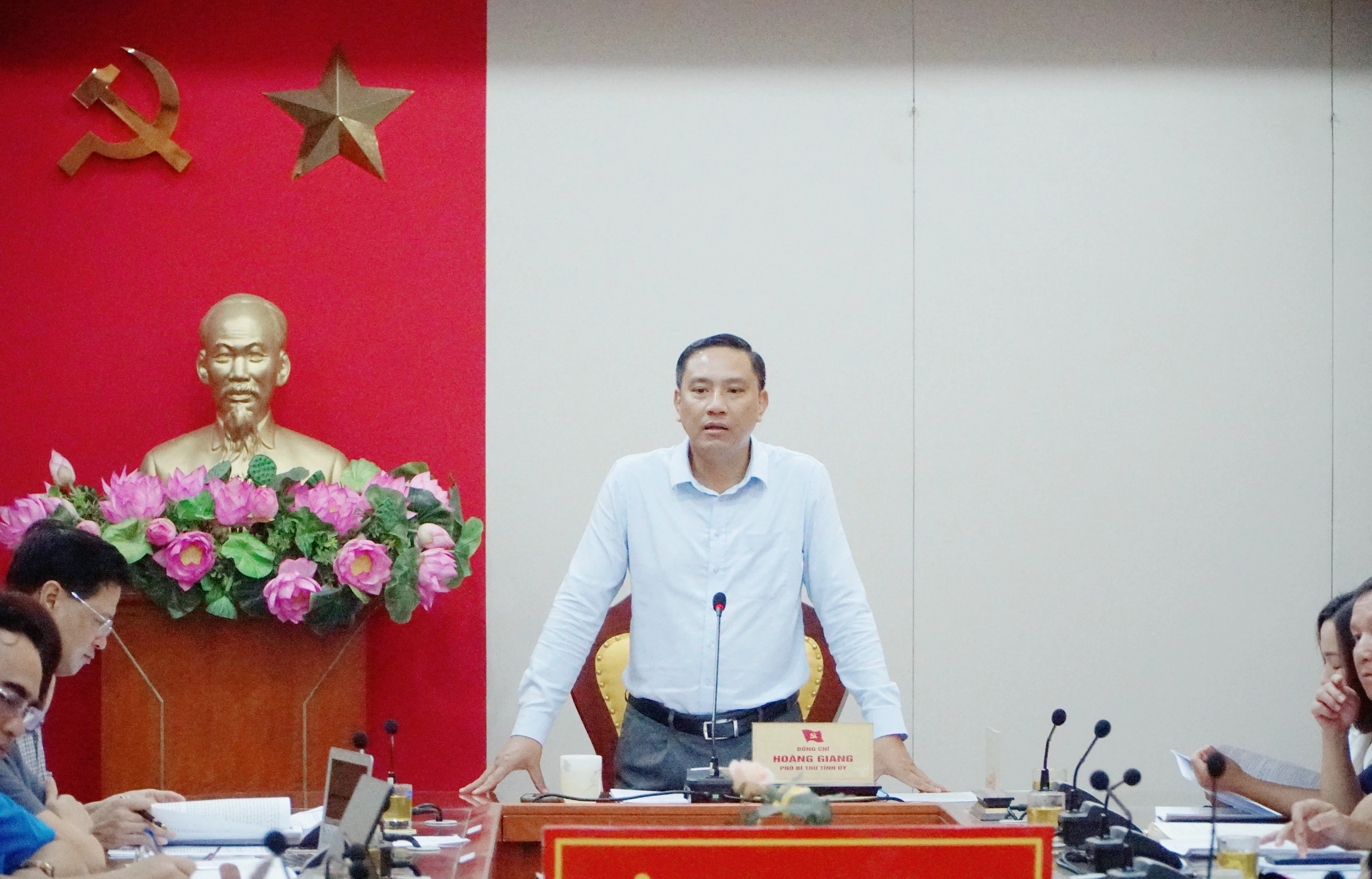 thay anh.jpg