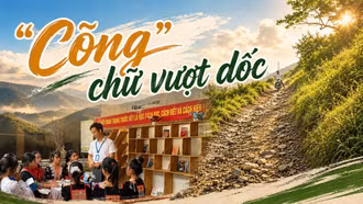 “Cõng” chữ vượt dốc