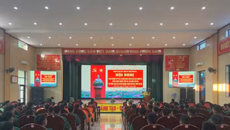 Gặp mặt, tuyên dương tập thể, cá nhân hoàn thành xuất sắc nhiệm vụ trong phòng, chống thiên tai, tìm kiếm cứu nạn tại thôn Làng Nủ