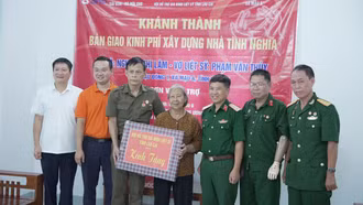 Trao nhà tình nghĩa cho thân nhân liệt sĩ tại Lào Cai