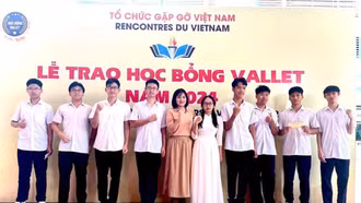 9 học sinh Lào Cai được nhận học bổng Vallet
