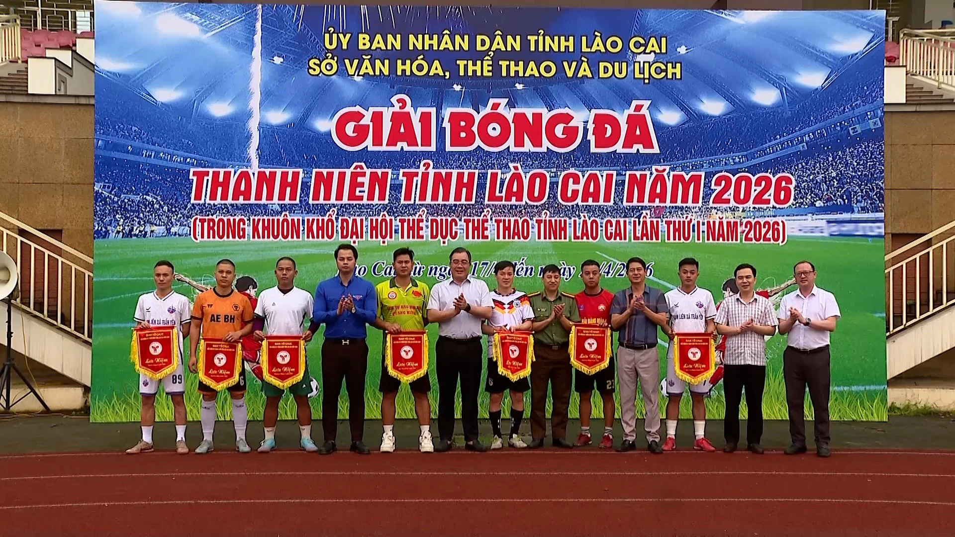 dung-hinh00-11-41-16still195.jpg
