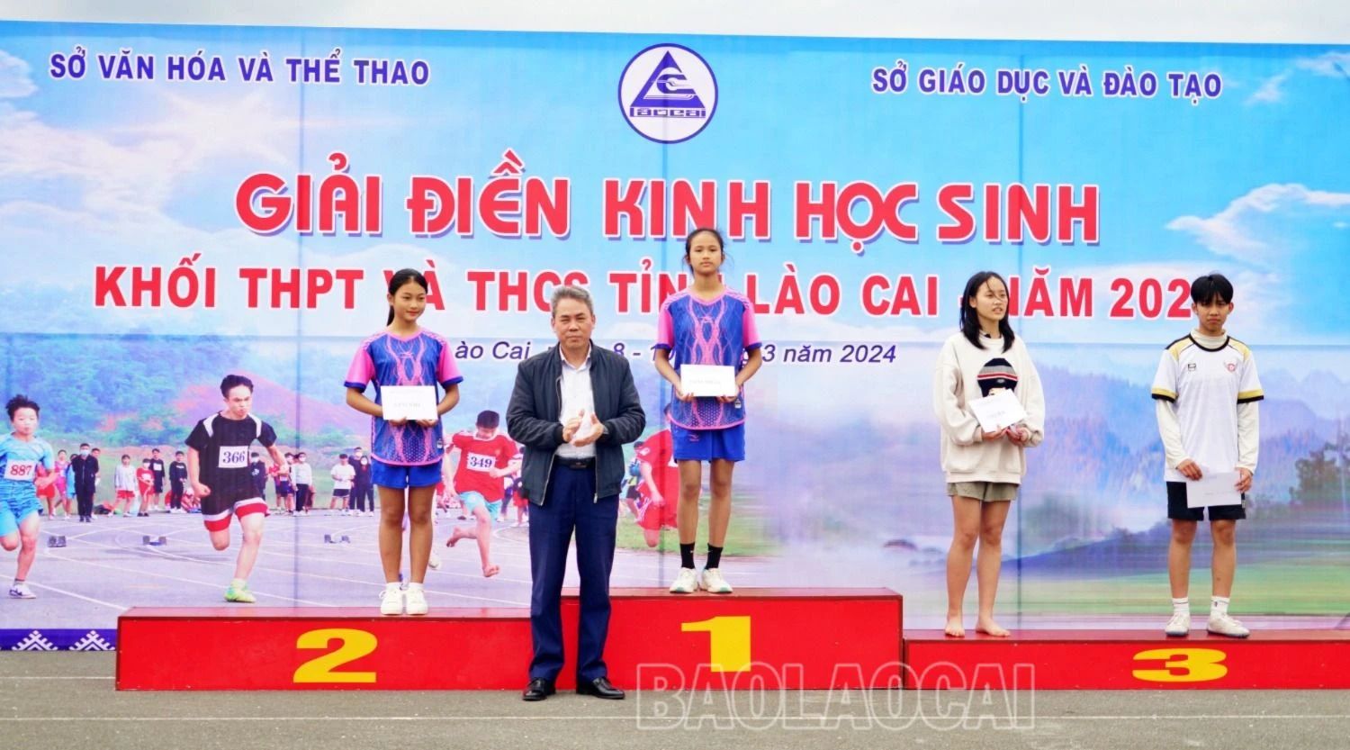 200m nu thcs.JPG