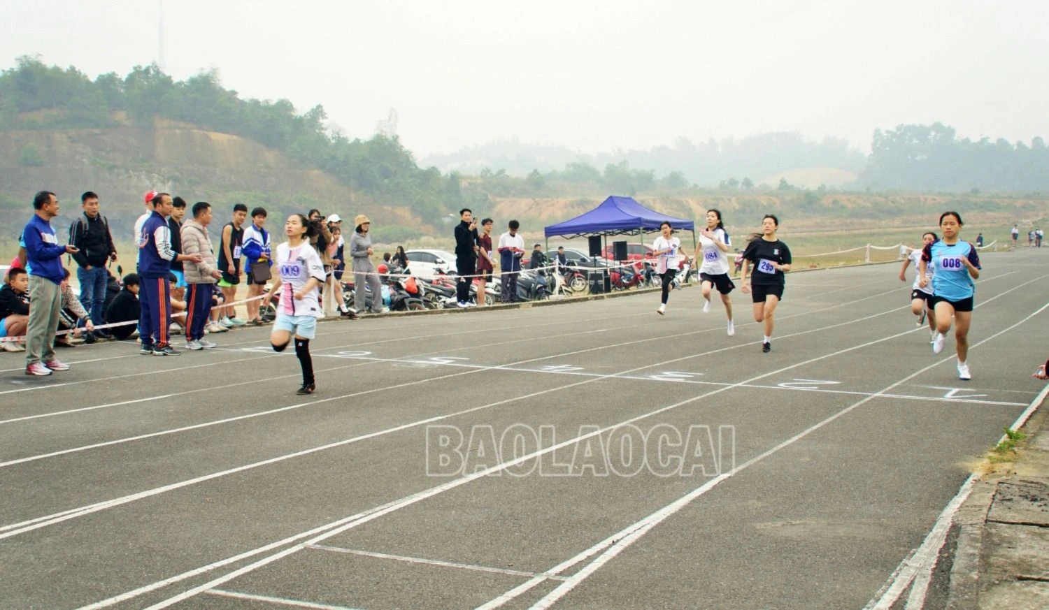 nu thcs 100m.JPG