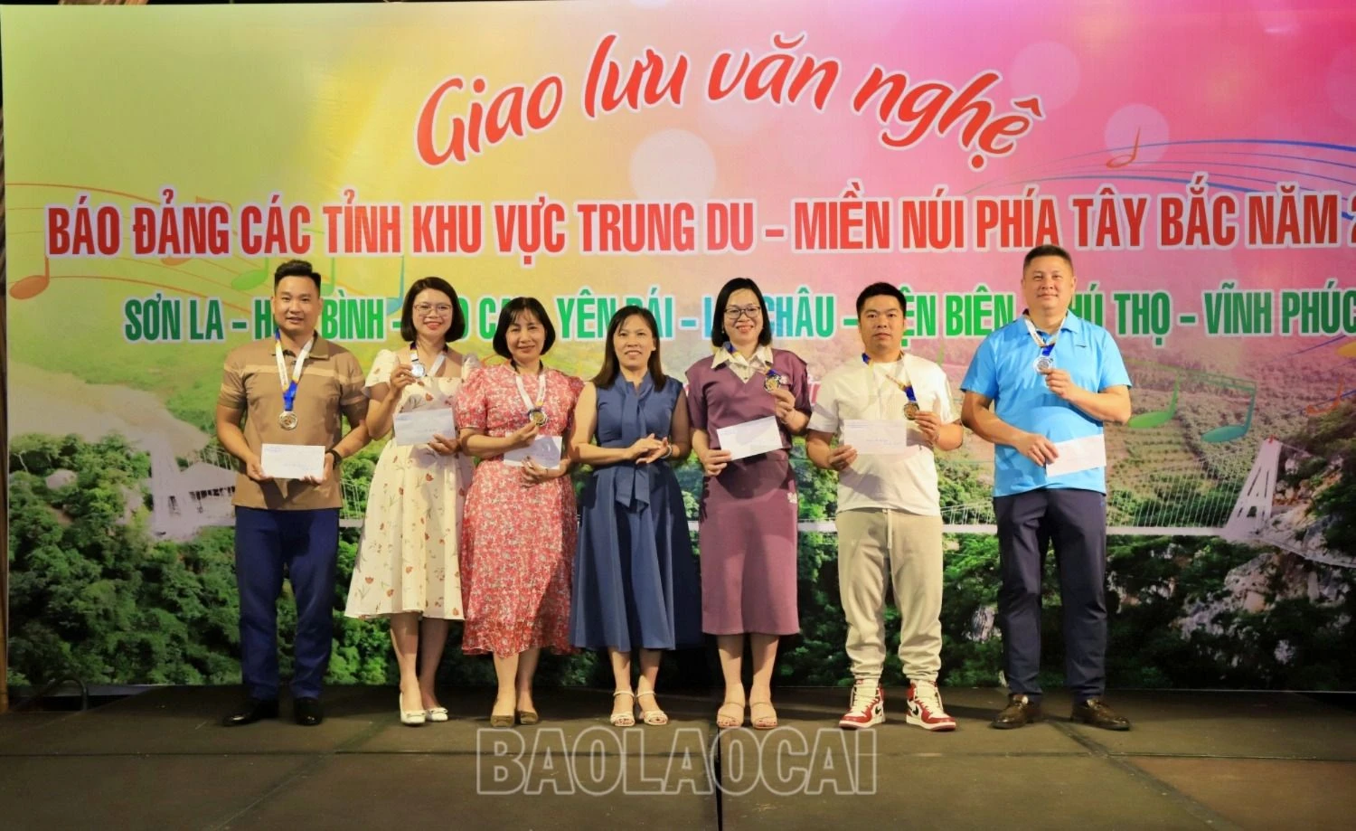 nhi day gay.jpg