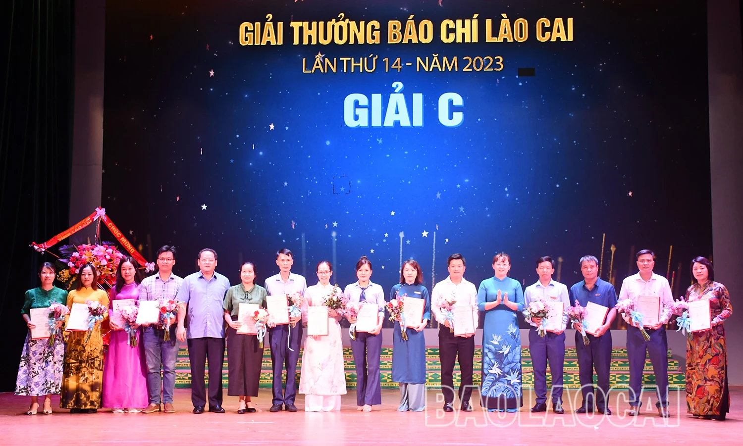 giai 3.jpg