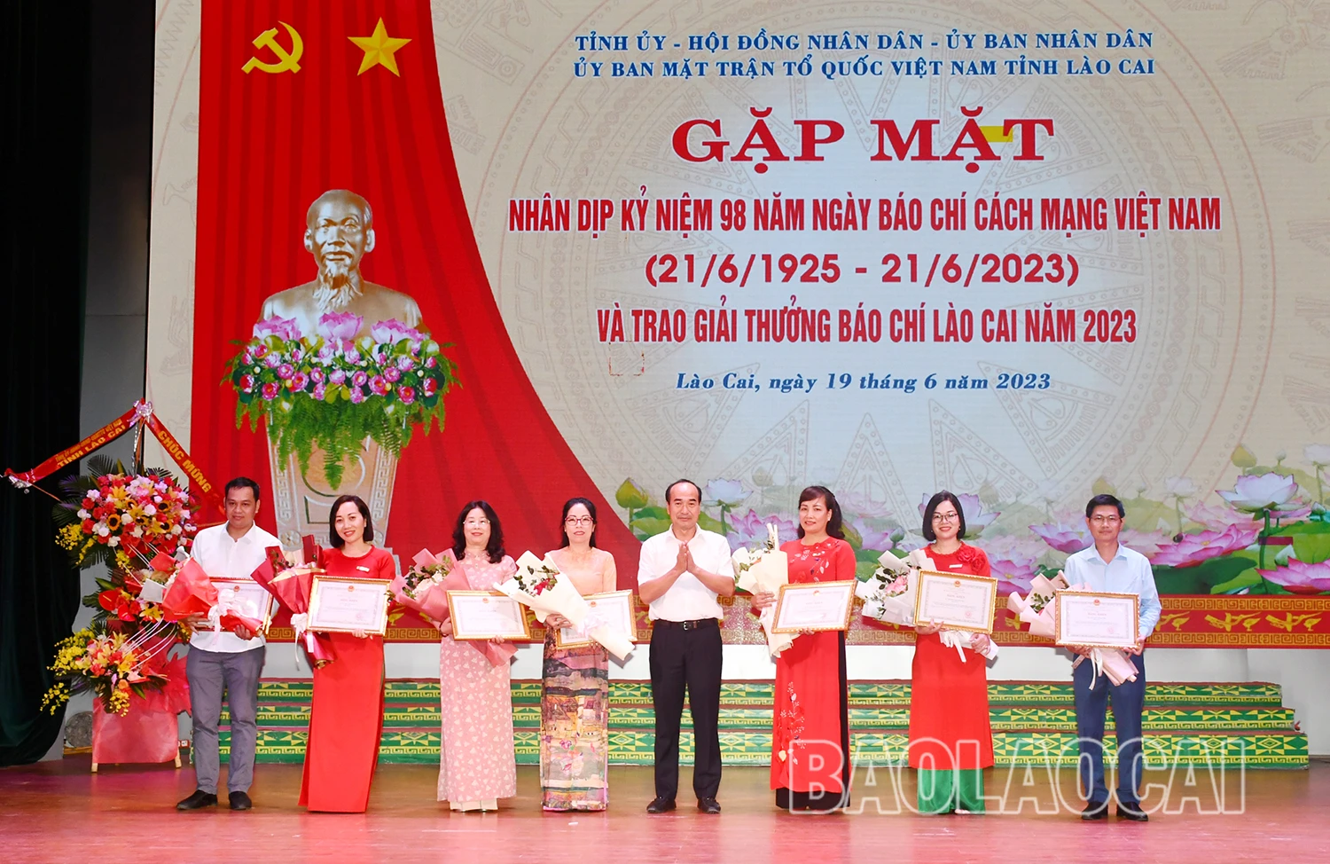 trao bk 1.jpg