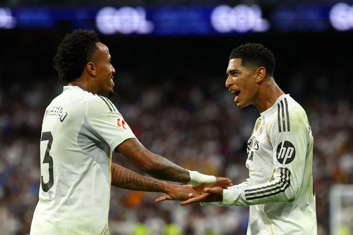 Real Madrid đánh bại Barcelona.