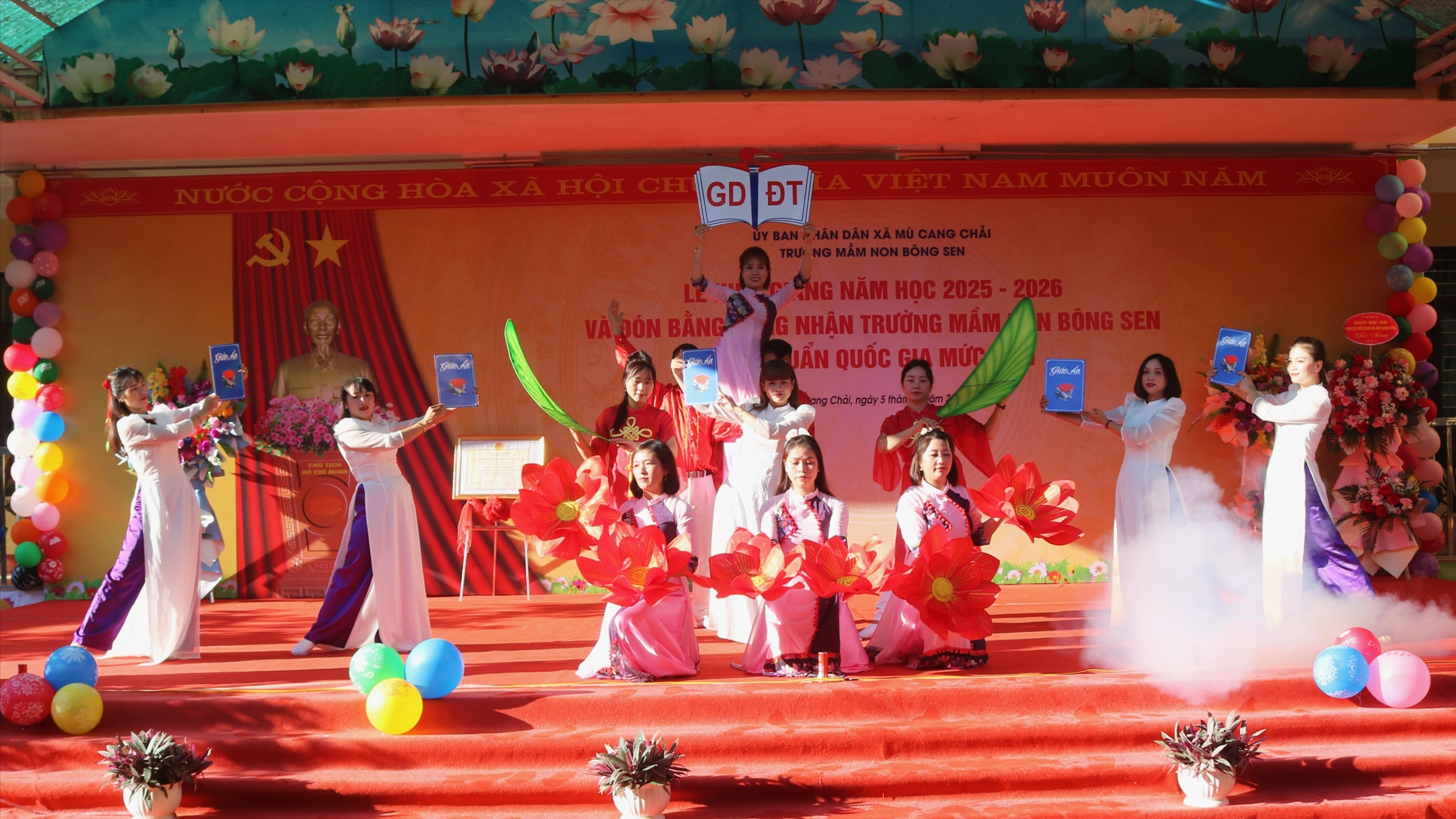 Tiết mục văn nghệ chào mừng Lễ khai giảng Trường Mầm non Bông Sen Chế Cu Nha