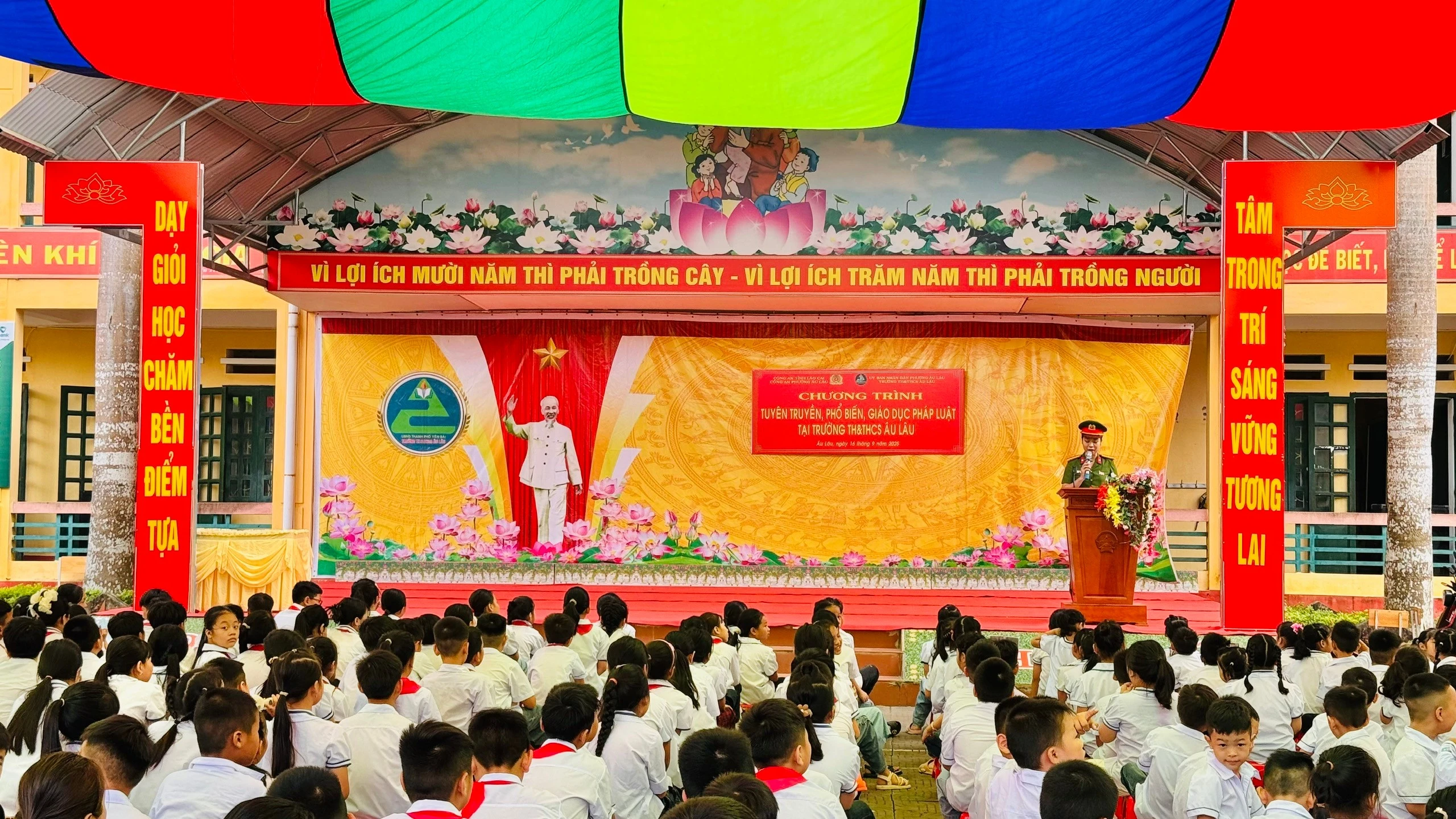 anh1-quangcanh.jpg