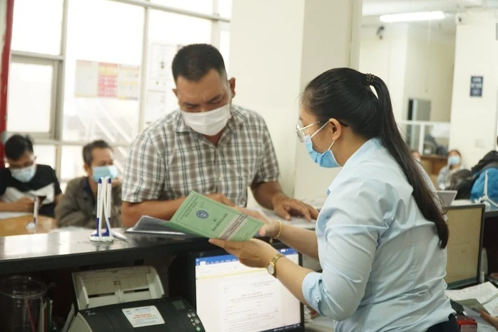 Người lao động được hưởng trợ cấp ốm đau trong một số trường hợp.