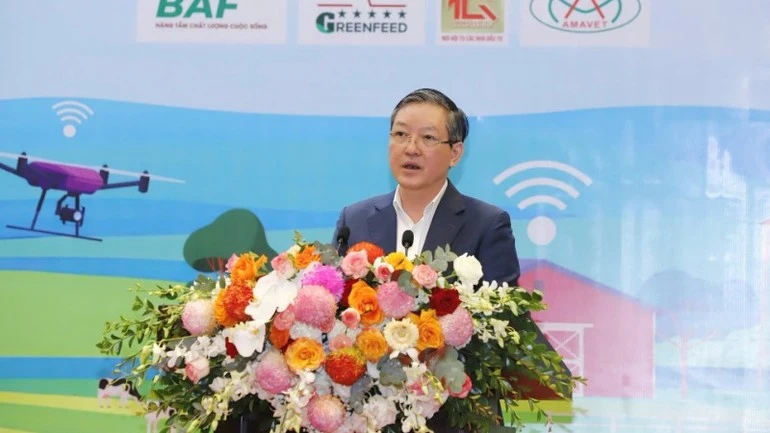 Đồng chí Lương Quốc Đoàn - Ủy viên Ban Chấp hành Trung ương Đảng, Chủ tịch Ban Chấp hành Trung ương Hội Nông dân Việt Nam phát biểu tại diễn đàn.