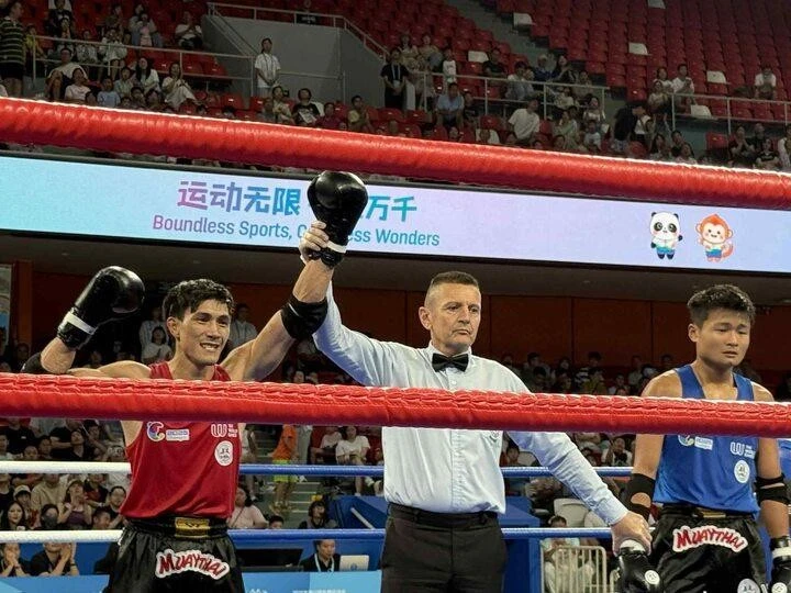 Nguyễn Trần Duy Nhất xuất sắc đánh bại Yang Yu Xi với tỷ số 3-0 sau ba hiệp đấu (Ảnh: HLV Giáp Trung Thang)