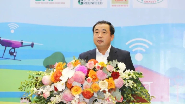 Bộ trưởng Bộ Nông nghiệp và Môi trường Trần Đức Thắng phát biểu tại diễn đàn.