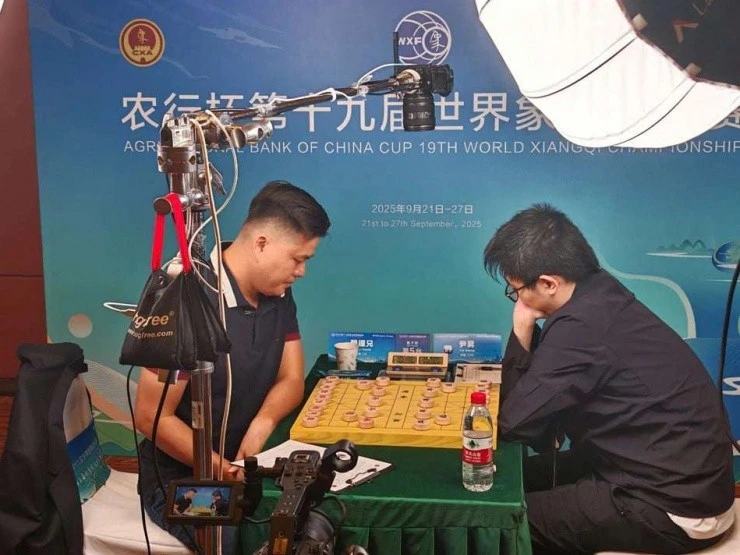 Lại Lý Huynh phá vỡ thế độc tôn của Trung Quốc ở Giải cờ tướng thế giới.