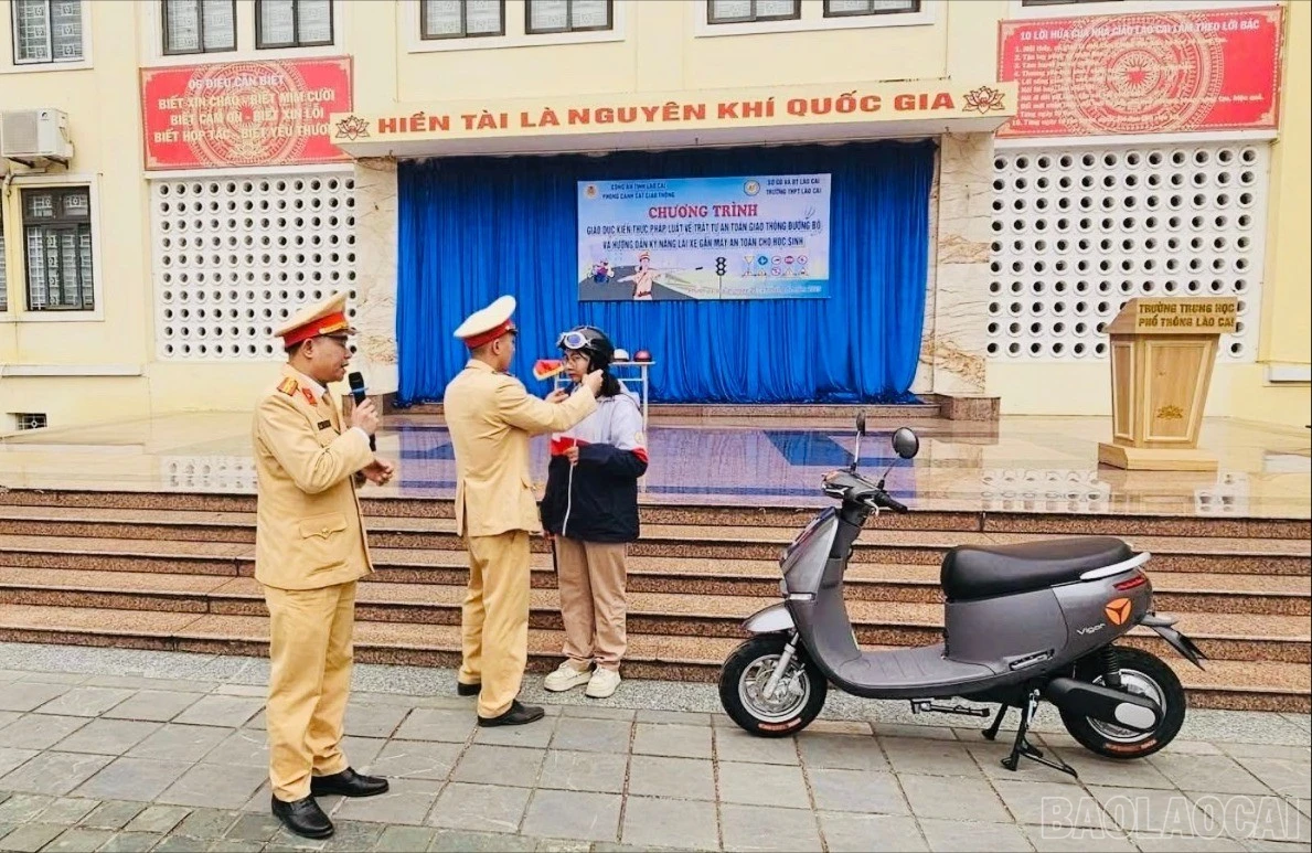 baolaocai-br-tuyentruyen-2.jpg