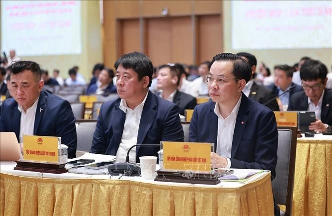 Các đại biểu tham dự phiên họp lần thứ năm của BCĐ của Chính phủ về phát triển khoa học, công nghệ, đổi mới sáng tạo, chuyển đổi số và Đề án 06.
