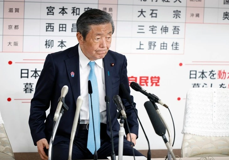 Tổng thư ký Đảng LDP Hiroshi Moriyama phát biểu tại họp báo tối 20-7.