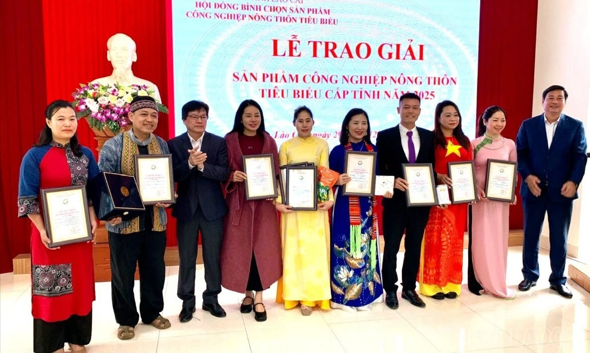 baolaocai-br_traogiai2-7680.jpg