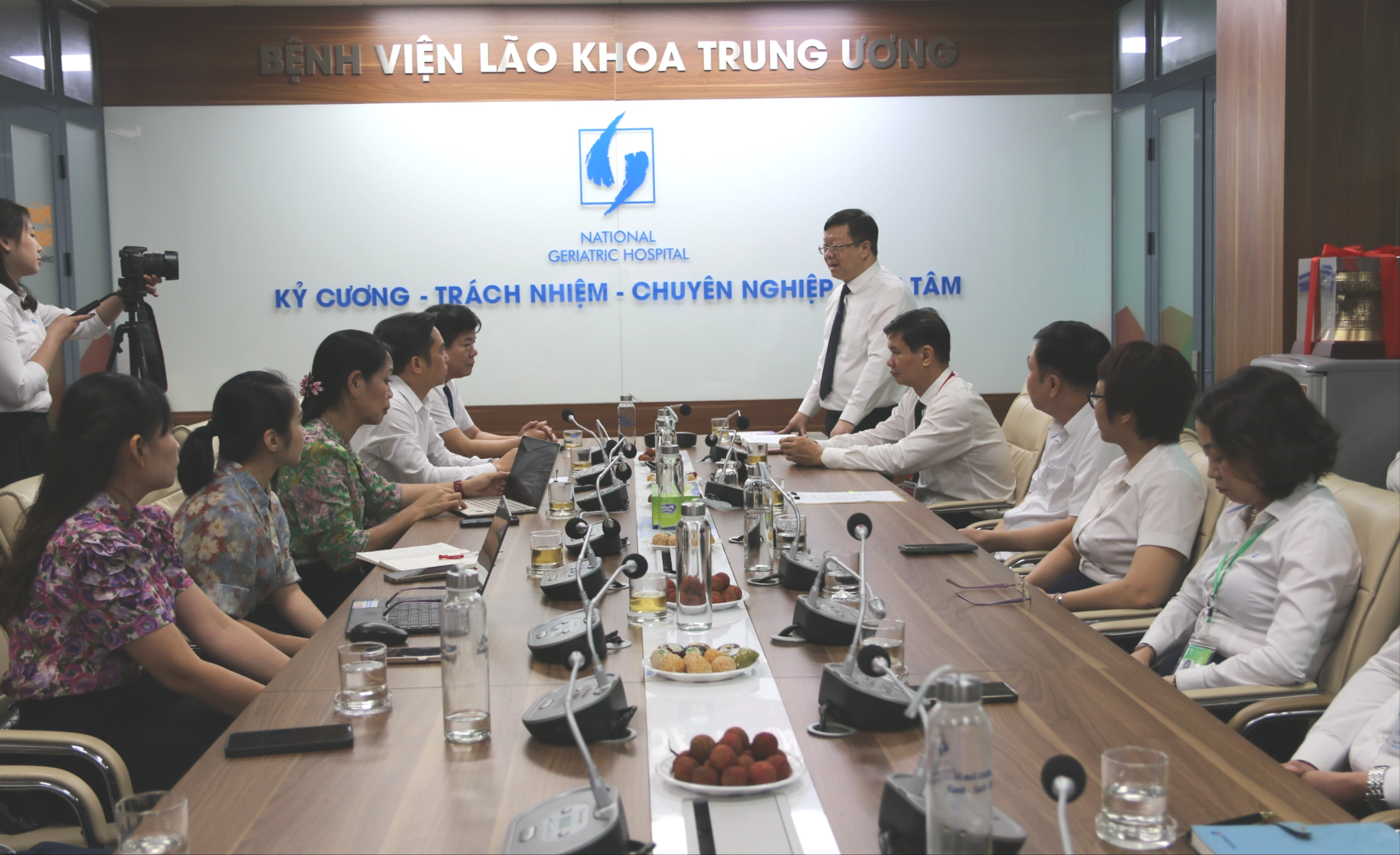 anh-1-tin-ky-ket-372-6786.jpg