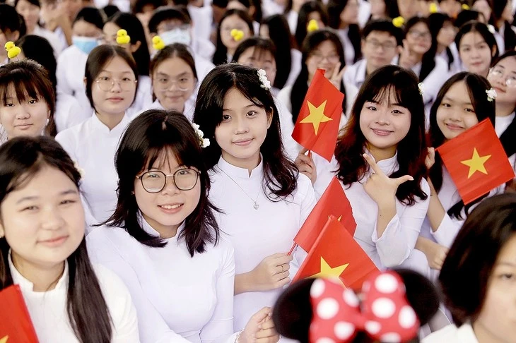 Học sinh Trường THPT Hùng Vương (TP.HCM) trong ngày khai giảng năm học mới 2024-2025.