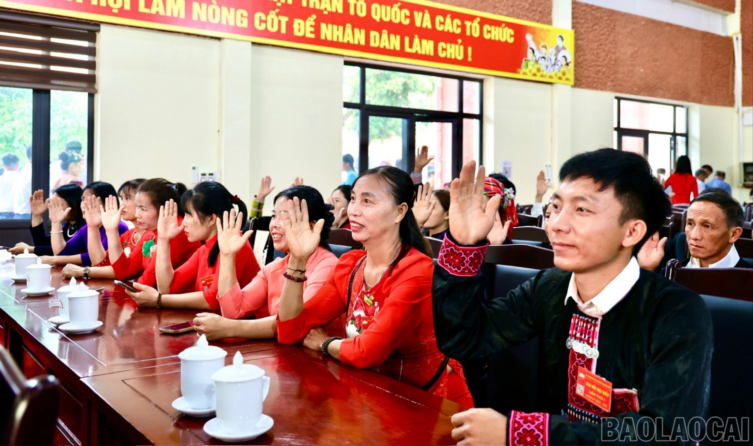 baolaocai-br_bieuquyet2-1932-5683.jpg