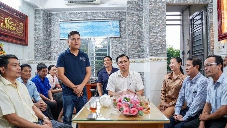 Vận động viên Lại Lý Huynh cảm ơn sự quan tâm của Ủy ban nhân dân Thành phố Hồ Chí Minh và Sở Văn hóa và Thể thao.