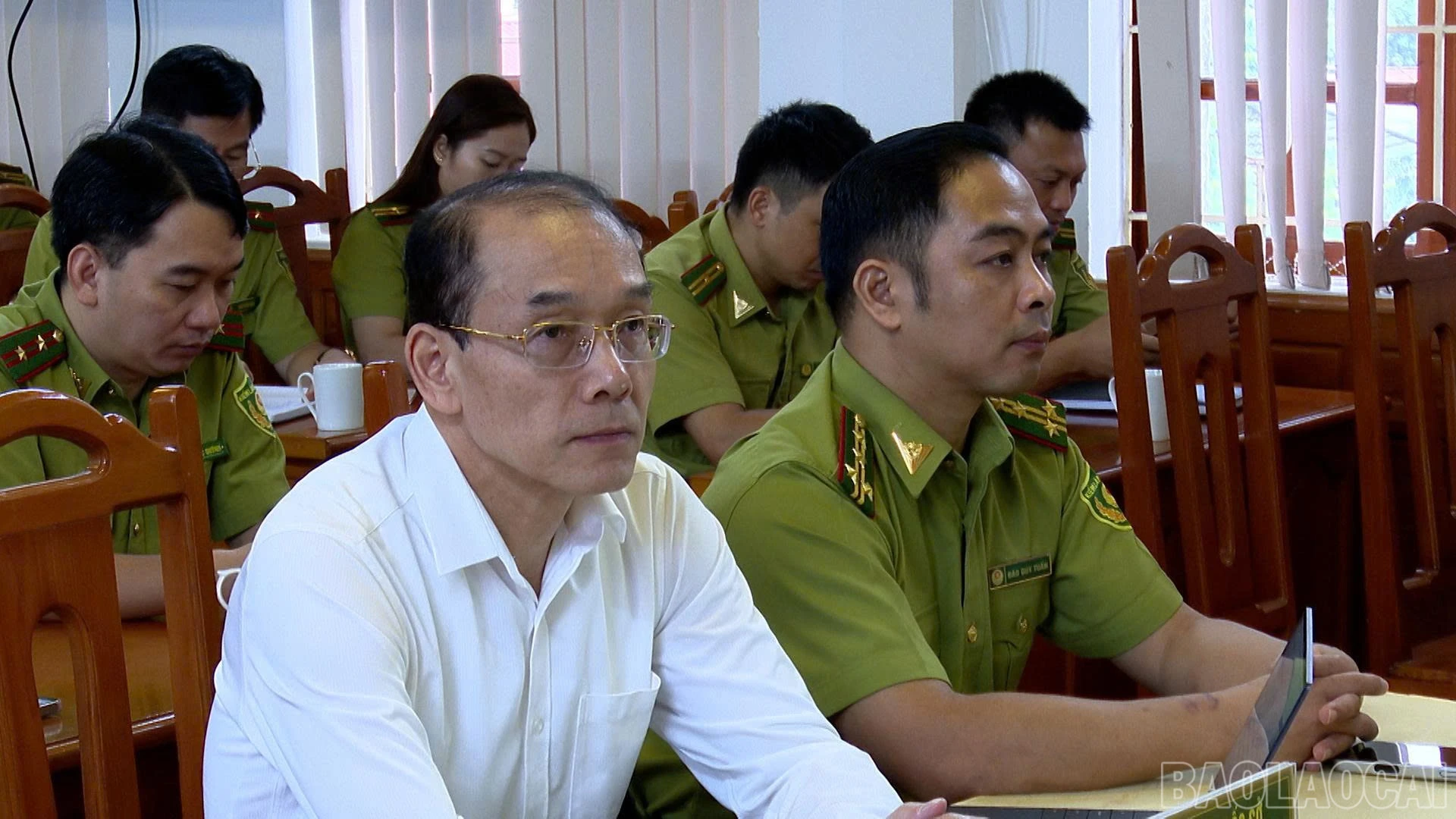 baolaocai-br_dai-bieu-tham-du-hoi-nghi.jpg
