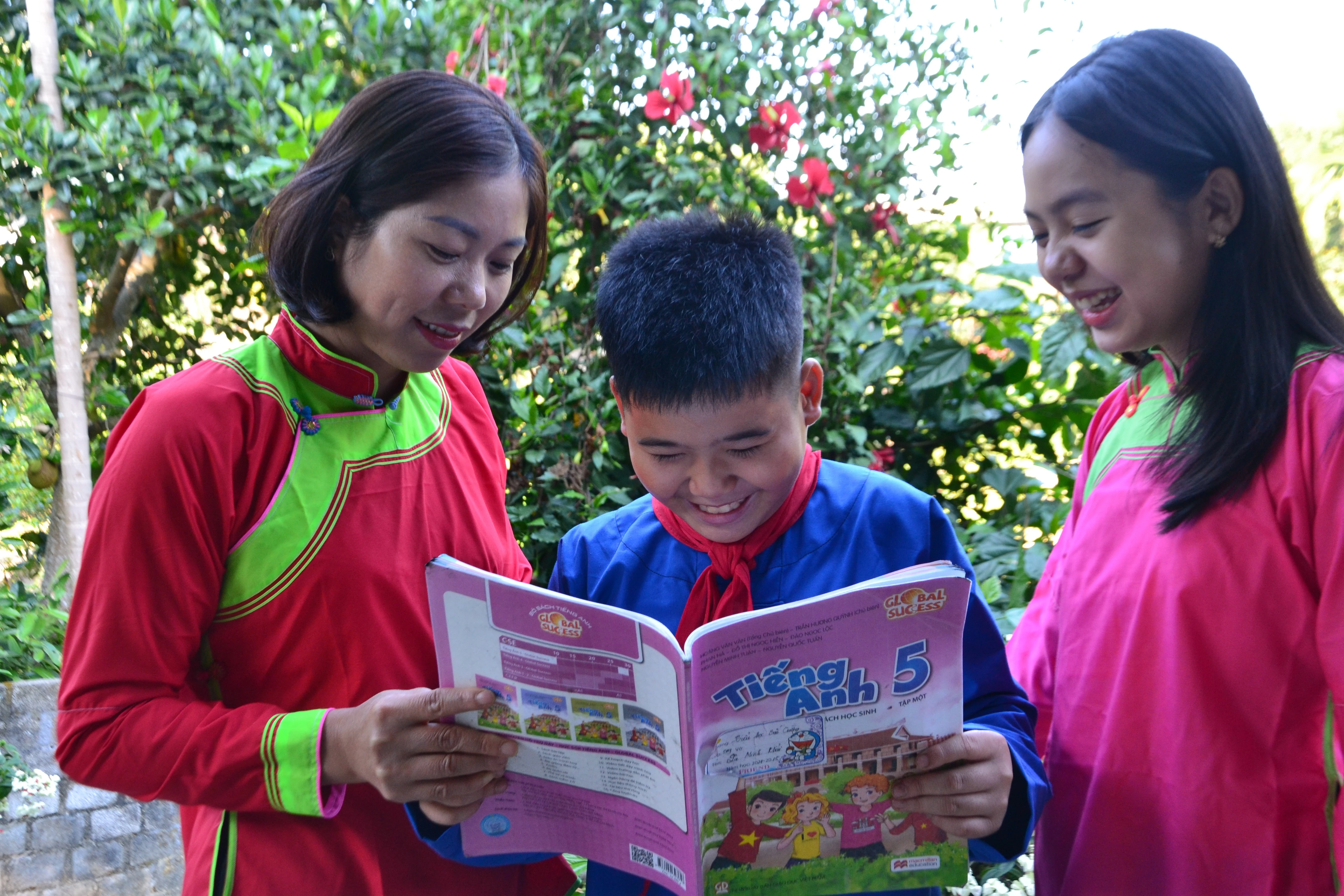 huong-dan-con-hoc-ngoai-ngu.jpg
