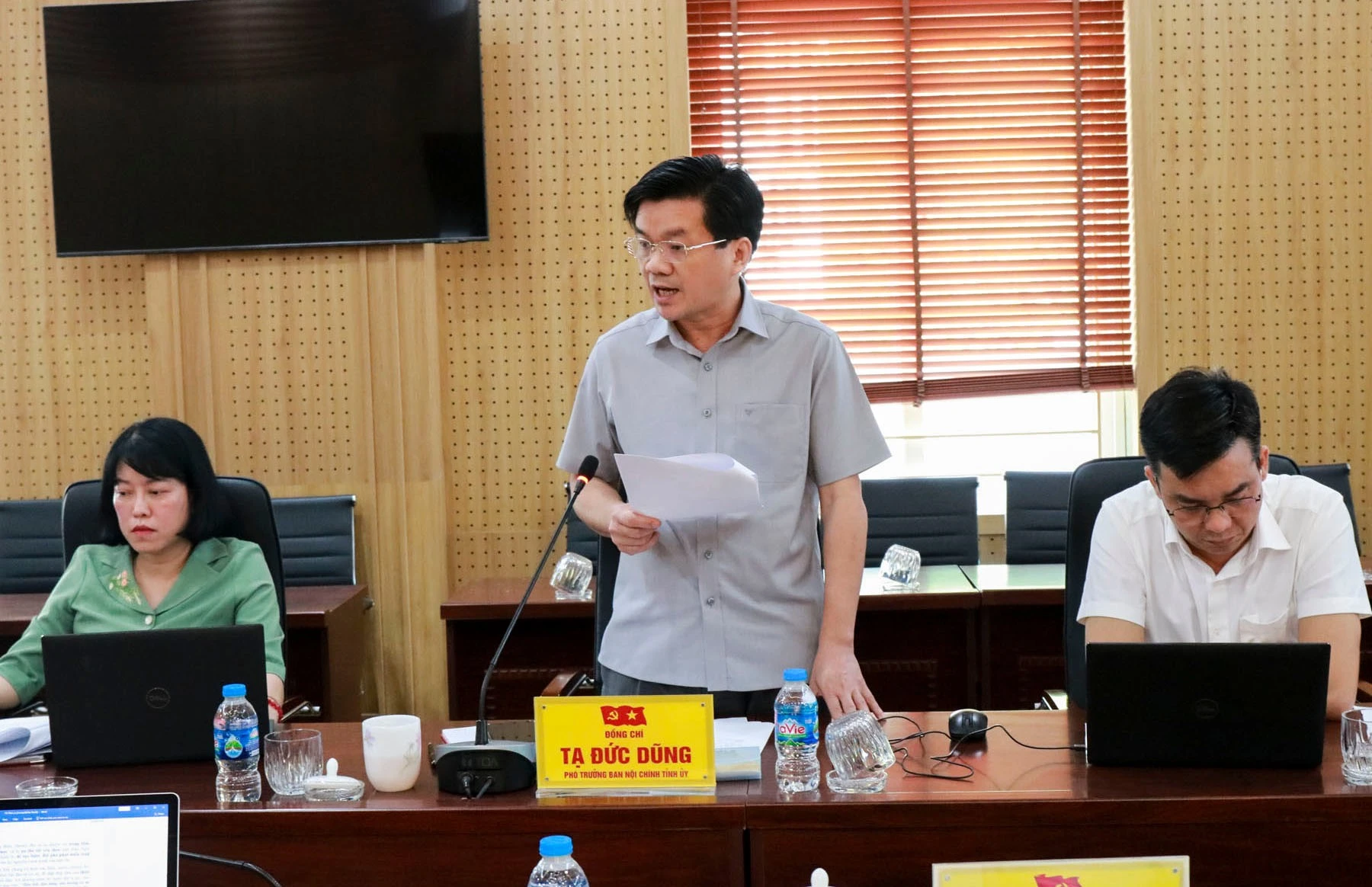dai-dien-doan-cong-tac-phat-bieu-thao-luan.jpg