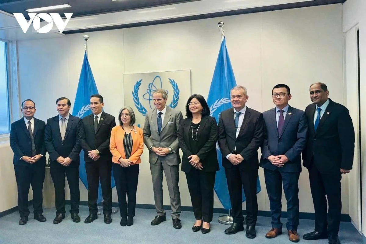 Các Đại sứ và Trưởng Phái đoàn các nước ASEAN tại thủ đô Viên, Cộng hòa Áo làm việc với Tổng Giám đốc Cơ quan Năng lượng nguyên tử quốc tế (IAEA).
