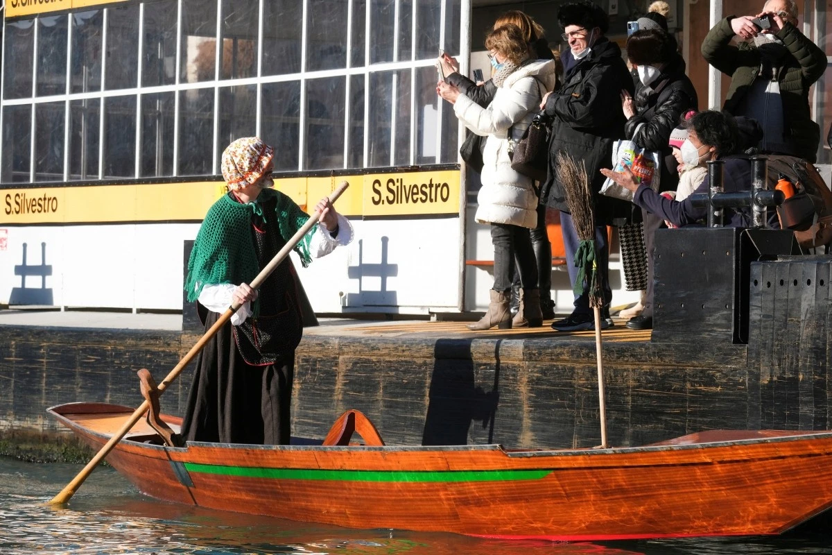 Venice (Italy) nhiều lần bị cảnh báo về quá tải khách du lịch. Nguồn: Reuters
