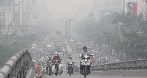 Ô nhiễm môi trường không khí gây ảnh hưởng đến sức khỏe người dân.