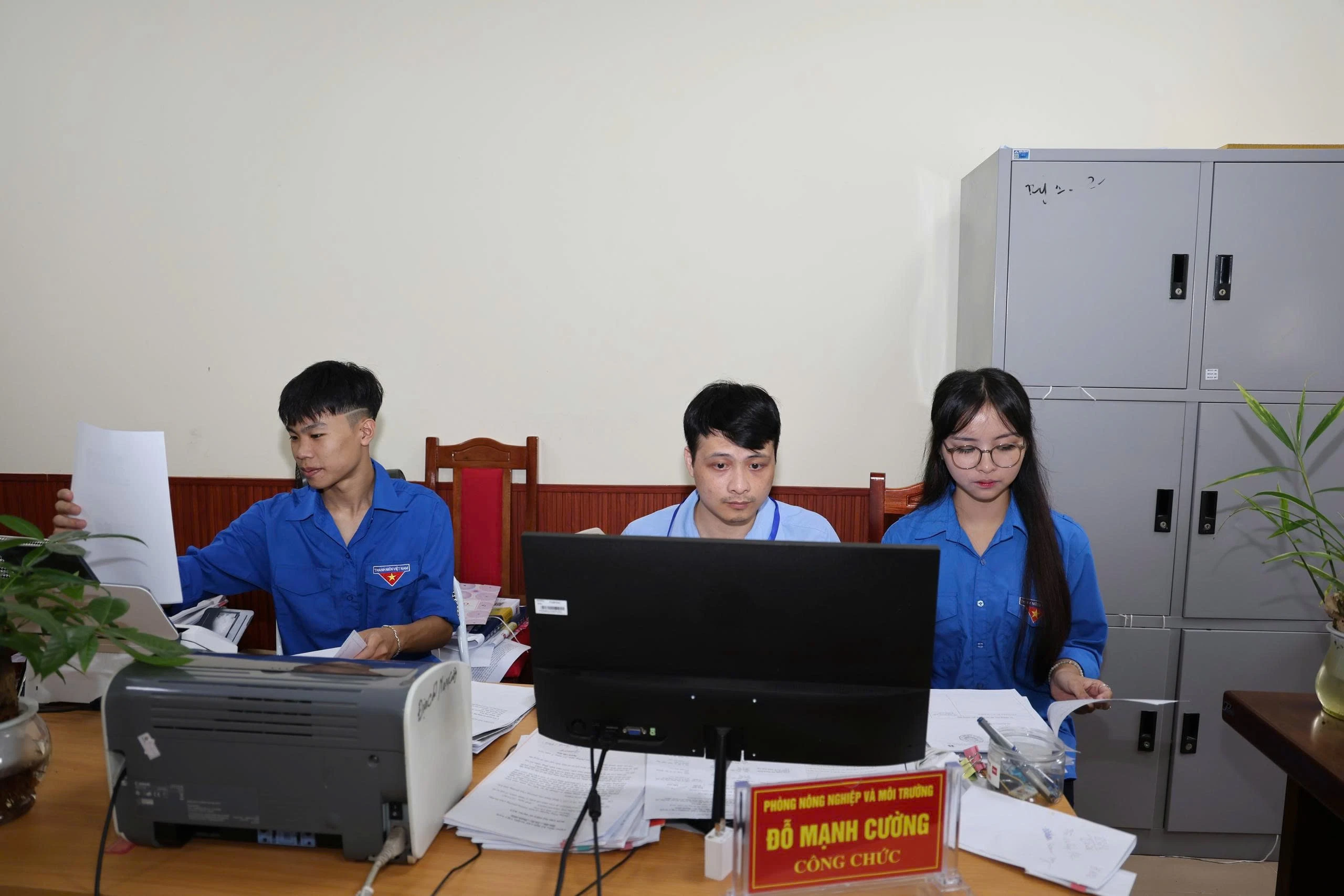 anh-3-sv-ho-tro-so-hoa-du-lieu-dat-dai.jpg