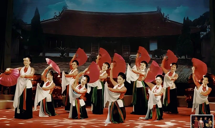 Hình ảnh trong MV “Chèo mở lái ra” của đạo diễn Phạm Vĩnh Khương.