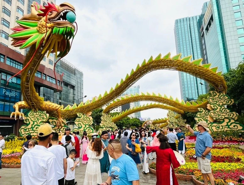 Các điểm vui chơi tại thành phố Hồ Chí Minh thu hút đông khách.