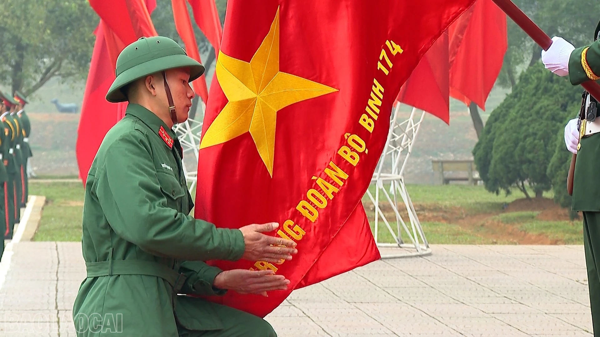 baolaocai-bl_nhap-dh00-00-50-14still016.jpg