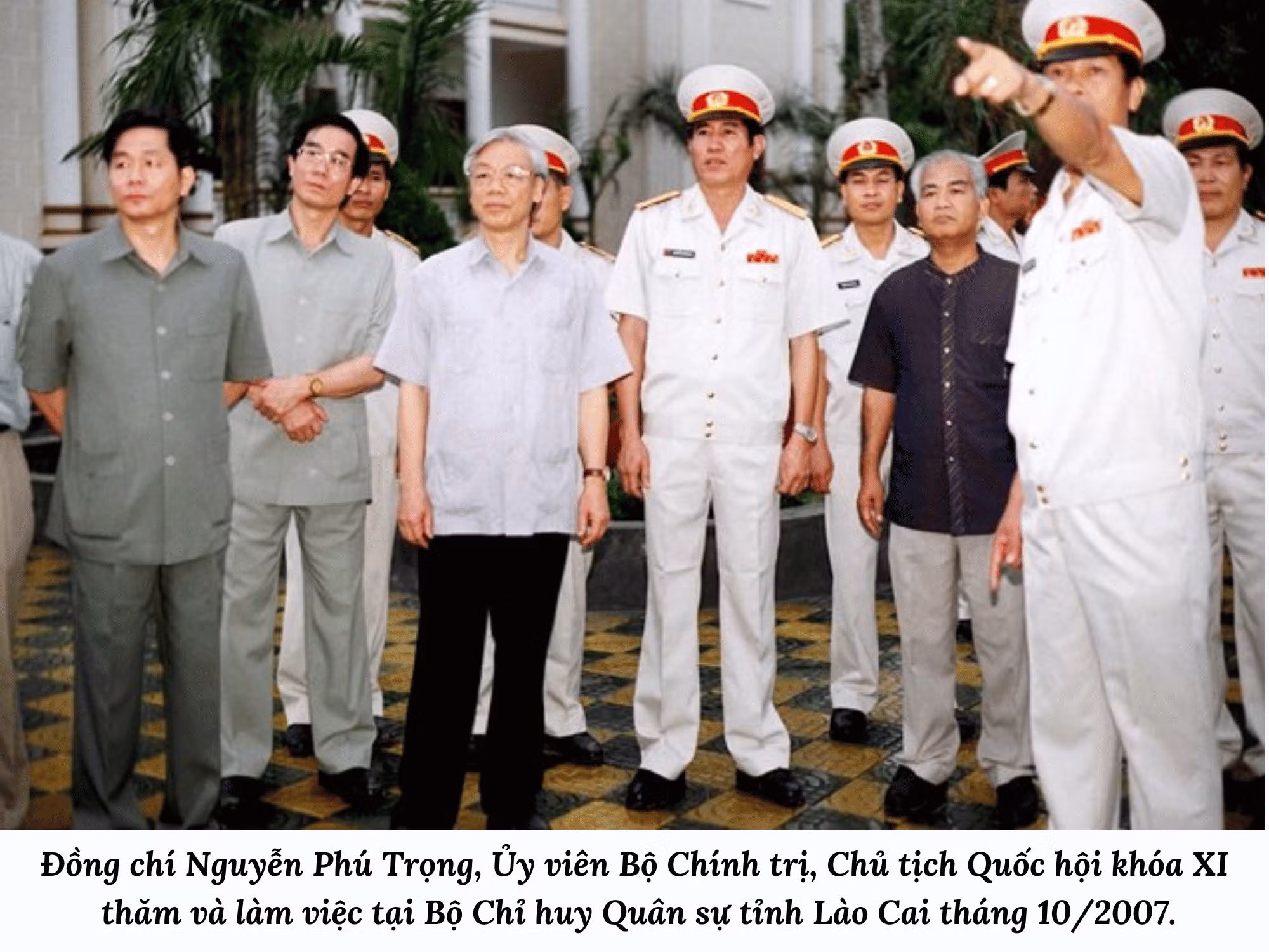 bác trong 2.jpg