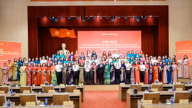 Tỉnh Lào Cai gặp mặt nữ lãnh đạo thuộc diện Ban Thường vụ Tỉnh ủy quản lý nhân kỷ niệm Ngày Phụ nữ Việt Nam 20/10