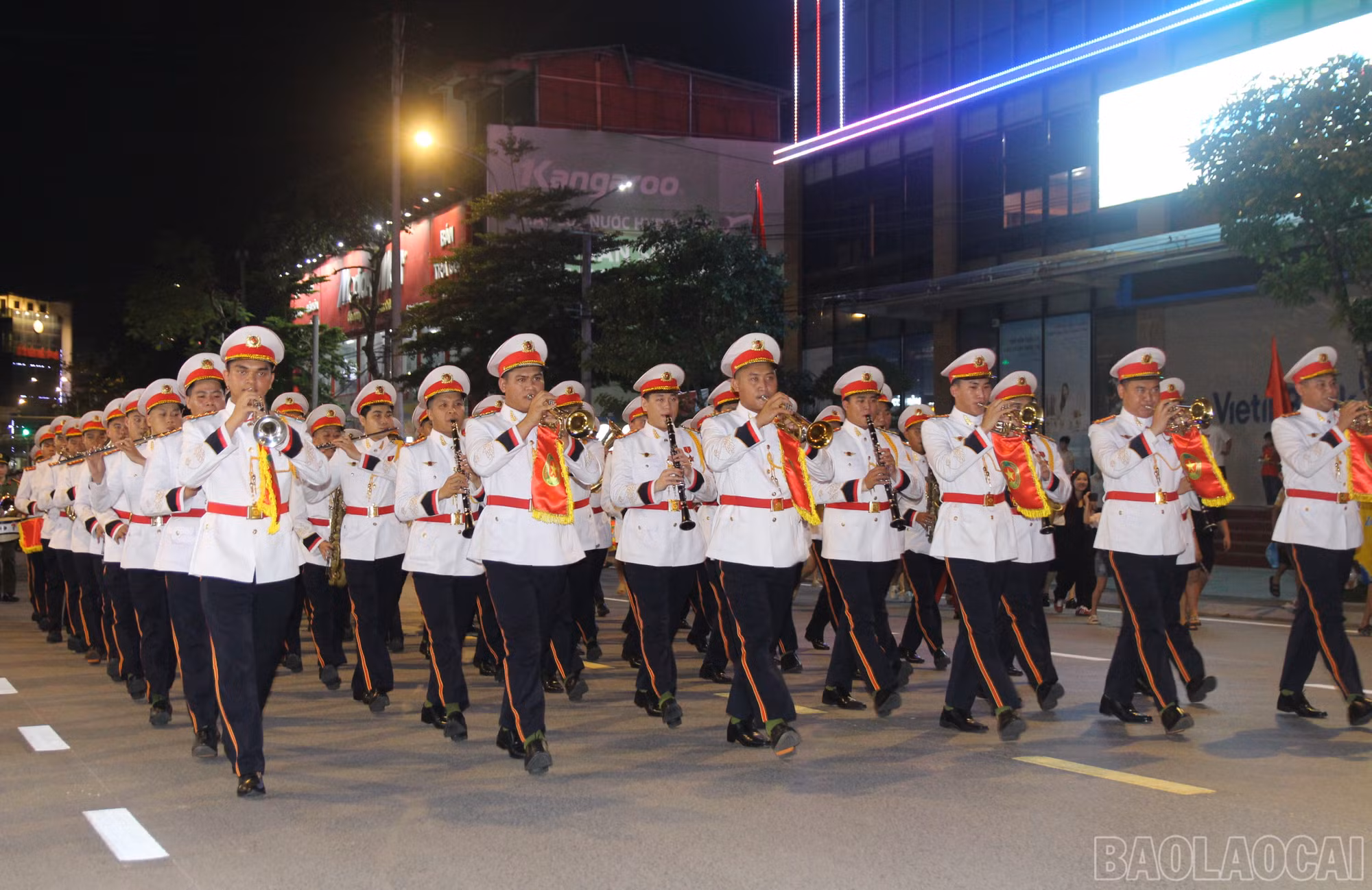 Hùng tráng lễ diễu hành biểu dương lực lượng Công an Nhân dân