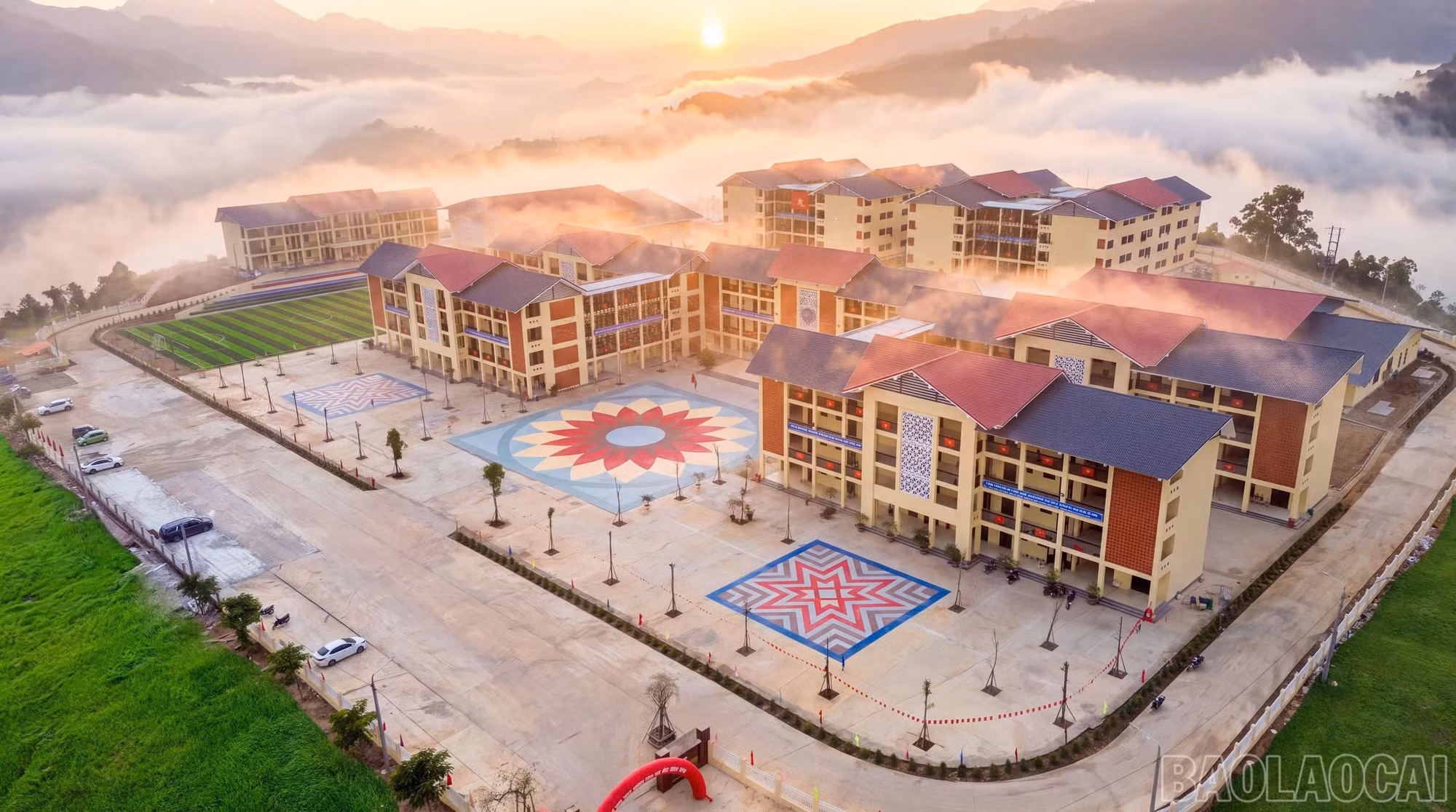 baolaocai-br_toan-canh-truong-pho-thong-noi-tru-tieu-hoc-va-thcs-a-mu-sung.jpg
