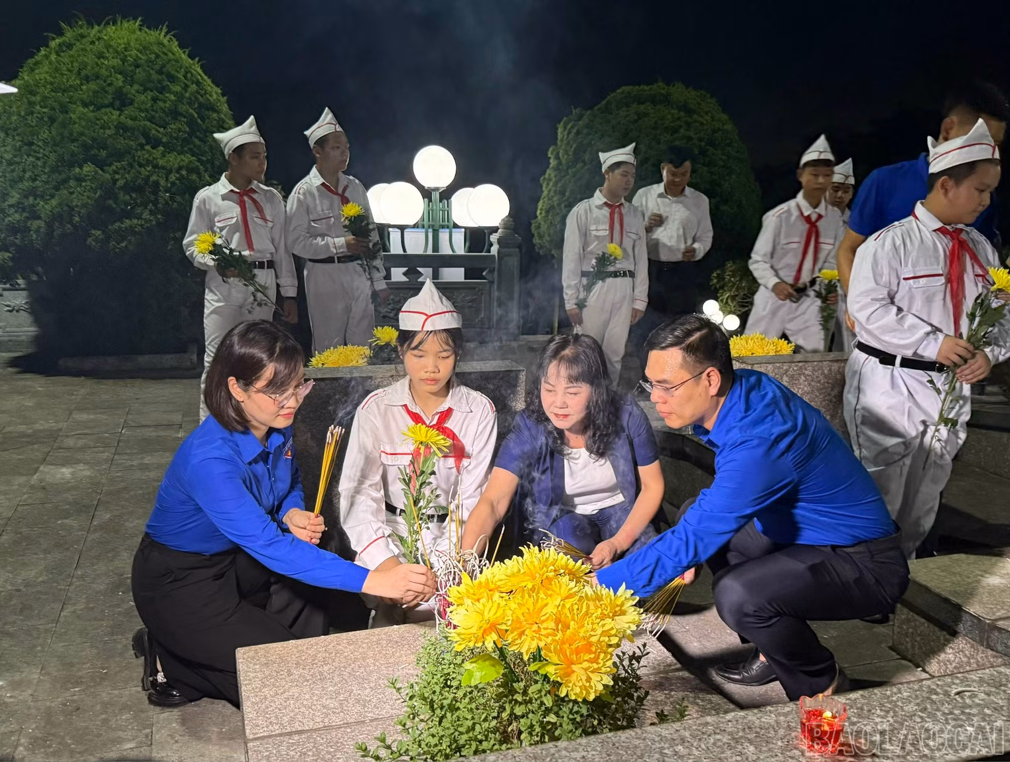 baolaocai-br_anh-2-thap-nen-tri-an-la-hoat-dong-thuong-nien-duoc-to-chuc-de-giao-duc-truyen-thong-cho-doan-vien-thanh-thieu-nhi.jpg
