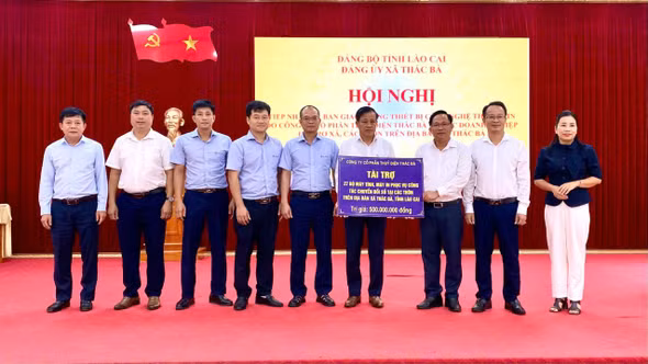 Xã Thác Bà tiếp nhận trang thiết bị công nghệ thông tin
