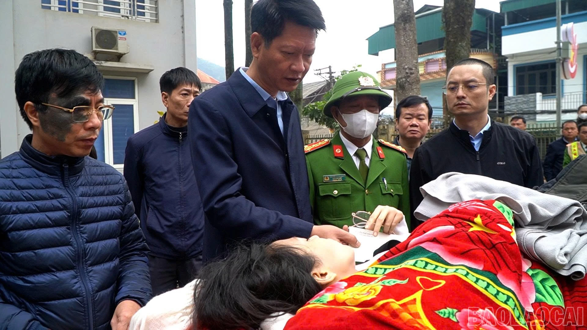 baolaocai-br_tham-hoi.jpg