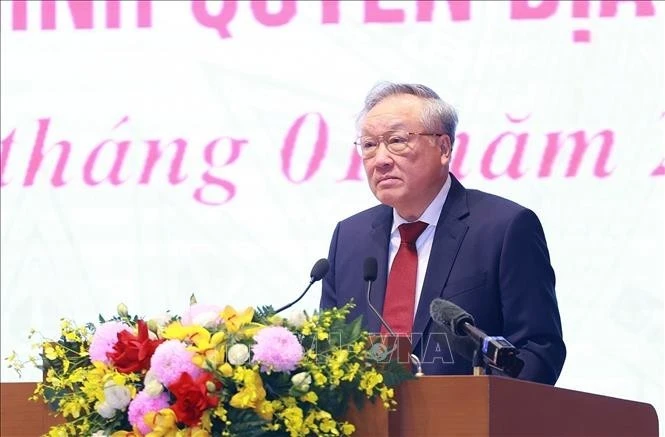 Phó thủ tướng Thường trực Nguyễn Hòa Bình trình bày báo cáo.