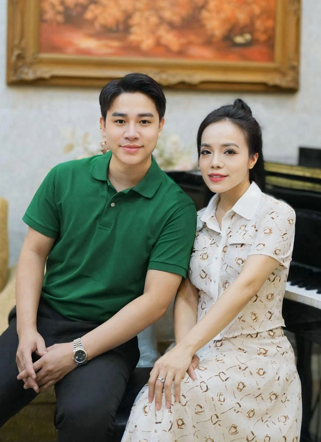 Trần Tùng Anh và cô giáo Lan Anh.