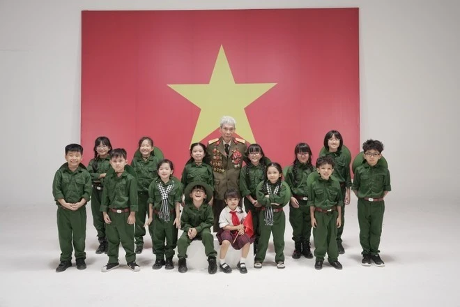 Dù thời gian có thay đổi, nhưng lòng yêu nước và niềm tự hào dân tộc vẫn luôn được giữ vững và truyền lại qua từng thế hệ.